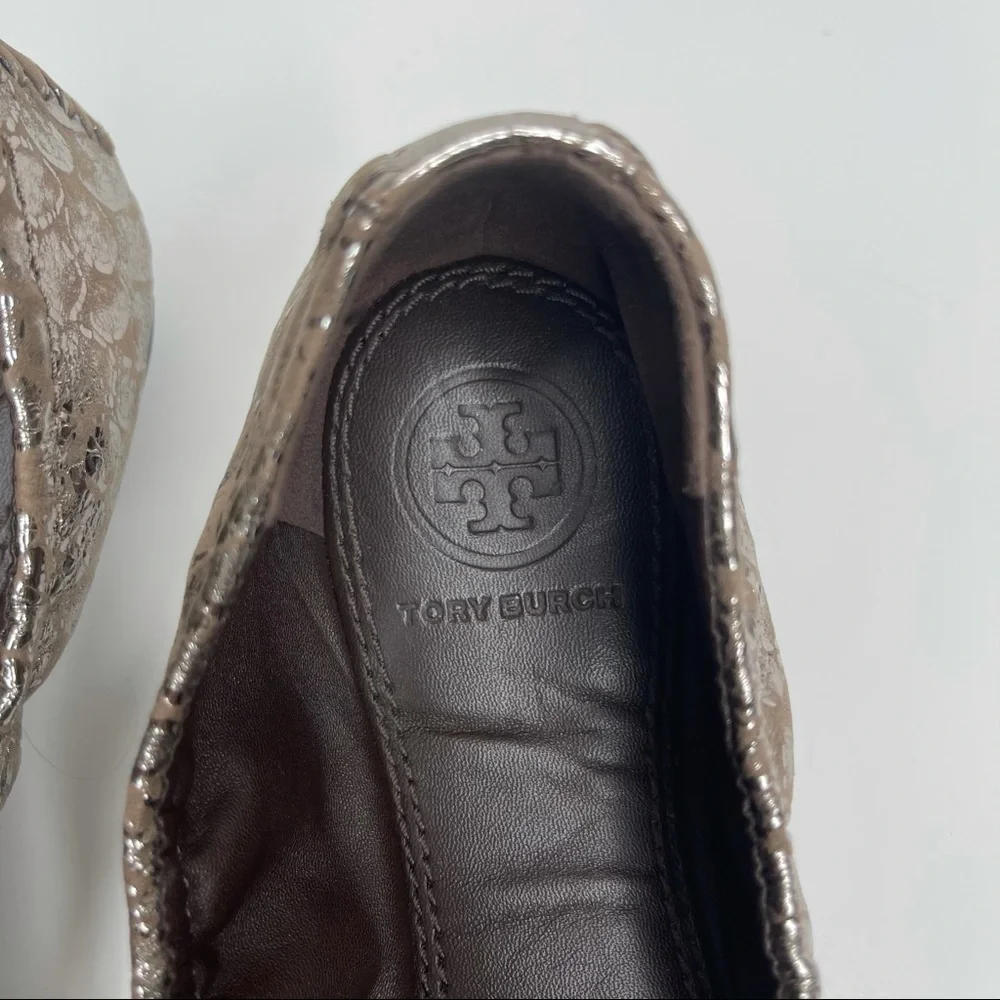 TORY BURCH Heidi Pewter Snake Print Metallic Leather Medallion Ballet Flat Sz 5